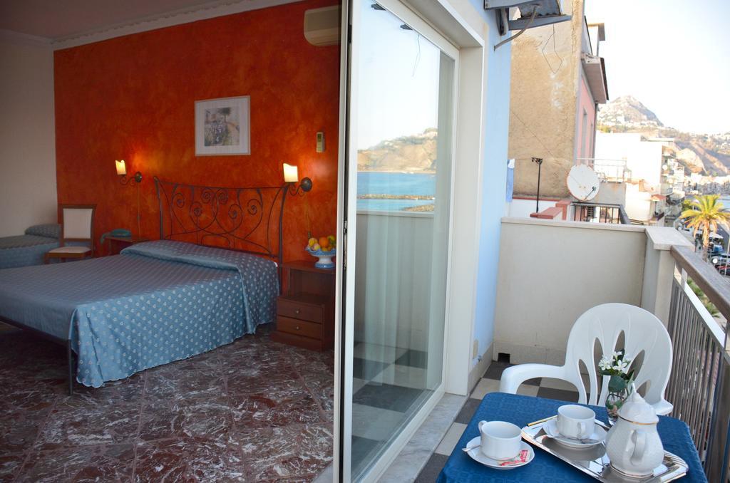 Costa Azzurra Giardini-Naxos