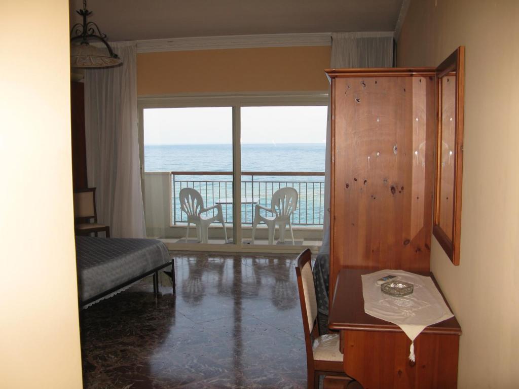 Costa Azzurra Hotel Giardini-Naxos